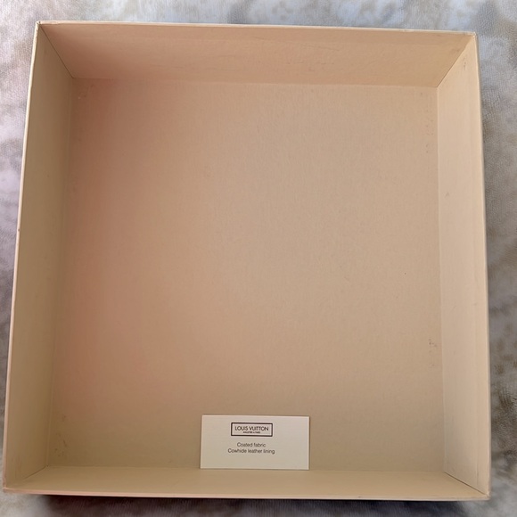 2 Authentic empty Louis Vuitton box & small dust bag for wallet - Picture 5 of 10